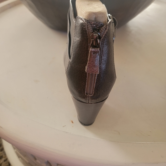 Booties Black and Bronze - Picture 3 of 7